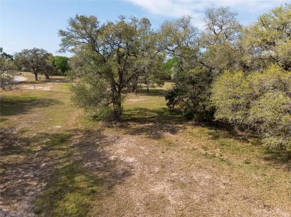 000 County Road 1h, Hallettsville, TX 77964