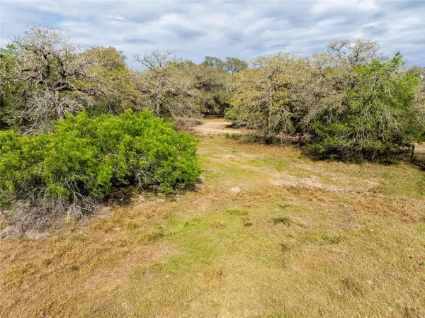 000 County Road 1h, Hallettsville, TX 77964