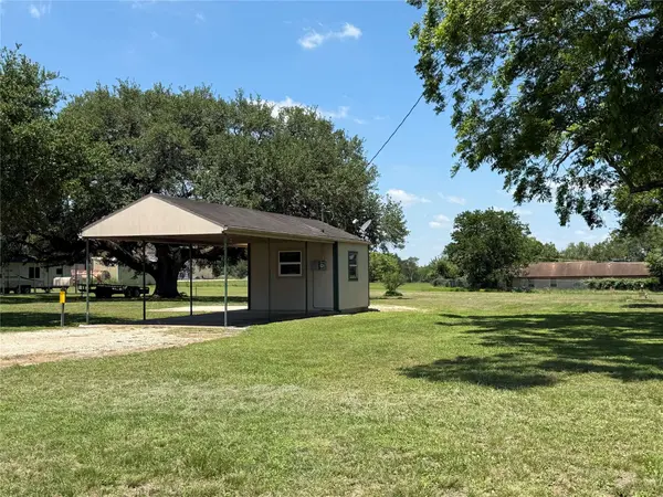 TBD W Fairwinds ST, Hallettsville, TX 77964