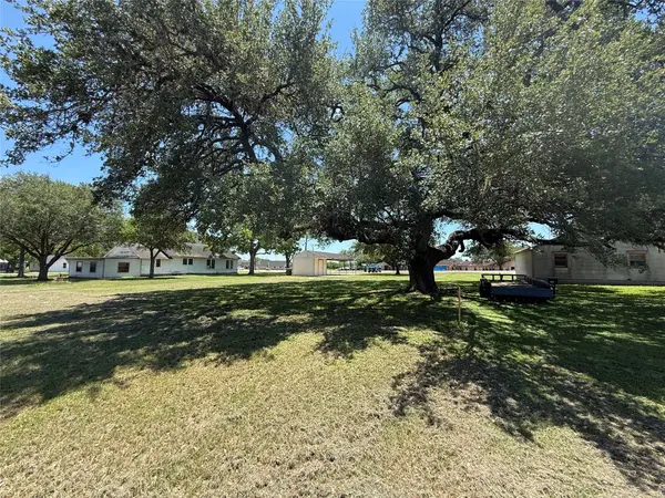 TBD W Fairwinds ST, Hallettsville, TX 77964