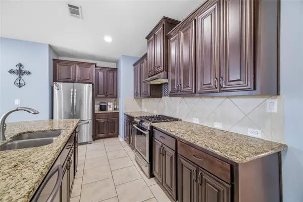 559 County Road 002, Hallettsville, TX 77964