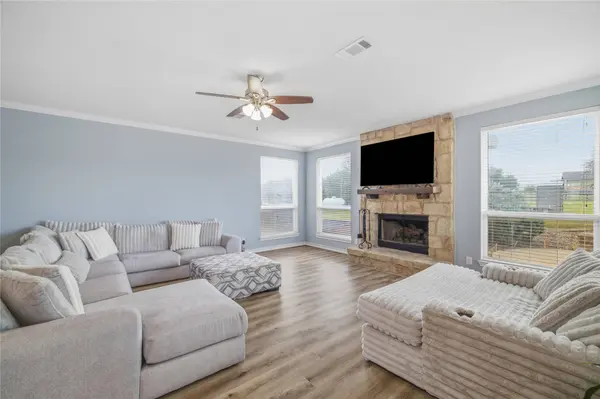 559 County Road 002, Hallettsville, TX 77964
