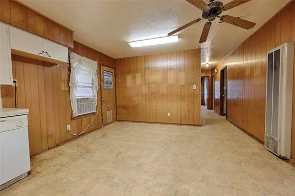 200 Young ST, Hallettsville, TX 77964