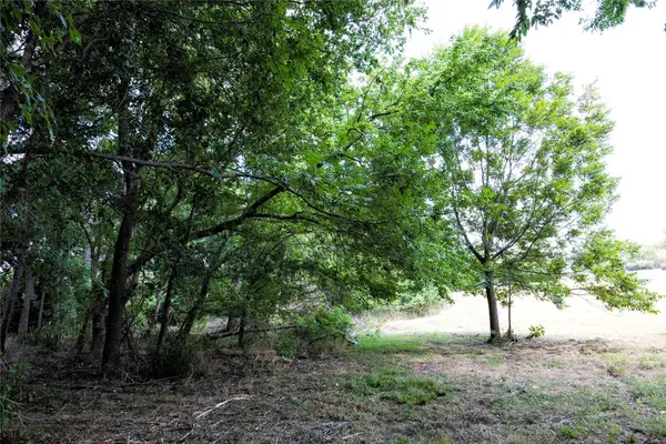 710 County Road 211a, Hallettsville, TX 77964