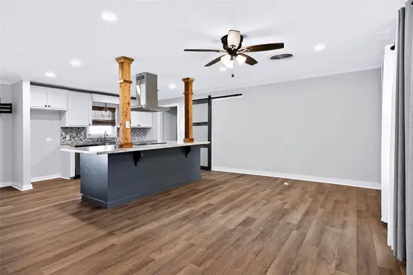 603 N Ridge ST, Hallettsville, TX 77964
