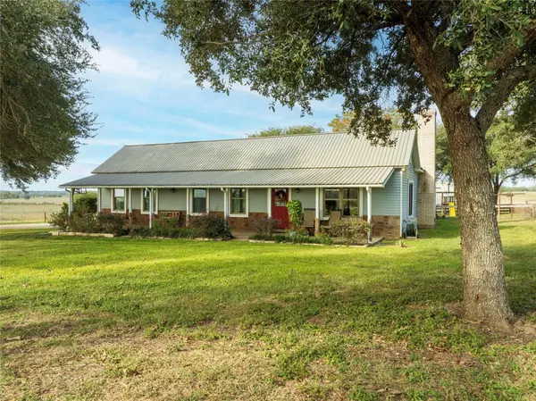 1126 County Road 176, Hallettsville, TX 77964