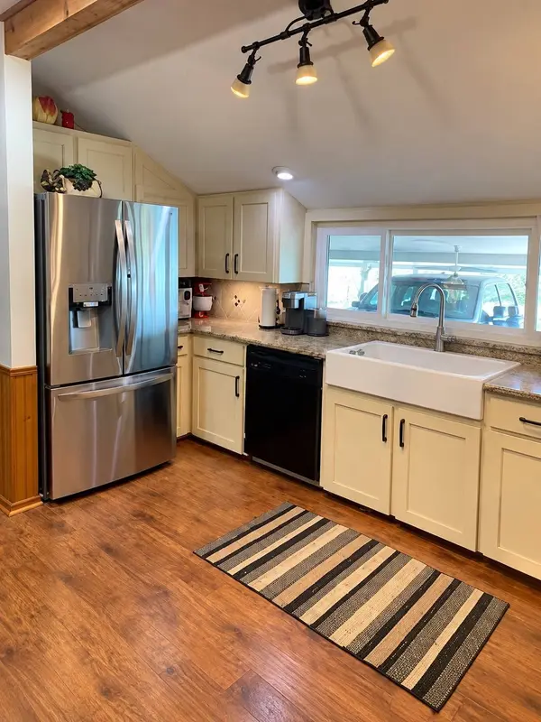 1126 County Road 176, Hallettsville, TX 77964