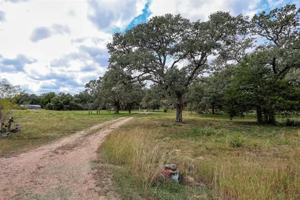 1558 Private Road 4007