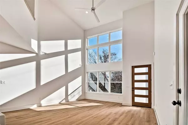 28 Bedford Ln, Bella Vista, AR 72714