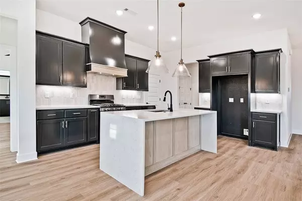 22 S Kirby Dr, Bella Vista, AR 72714