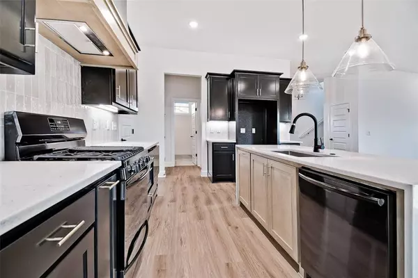 22 S Kirby Dr, Bella Vista, AR 72714