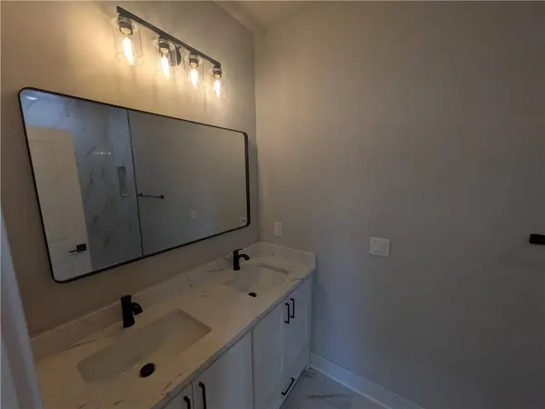 7 Smalley Ln, Bella Vista, AR 72715