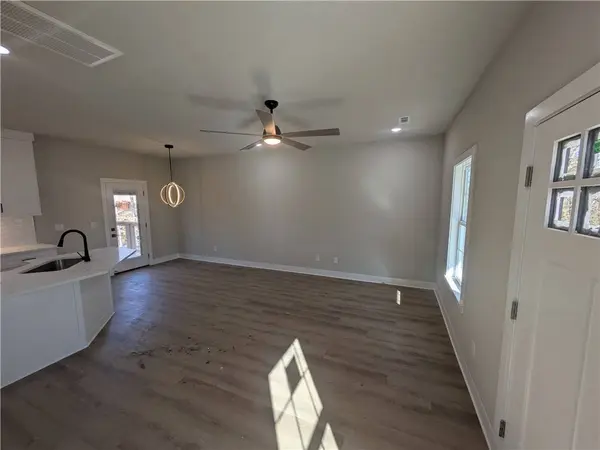 7 Smalley Ln, Bella Vista, AR 72715