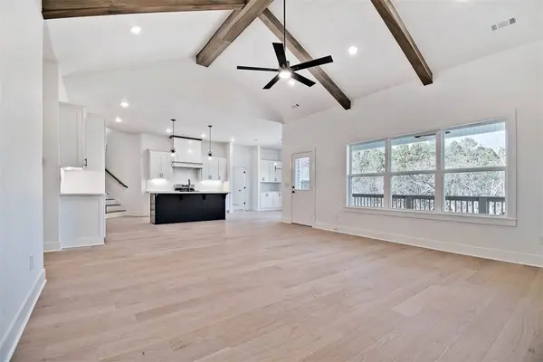 8 Kinross Dr, Bella Vista, AR 72715