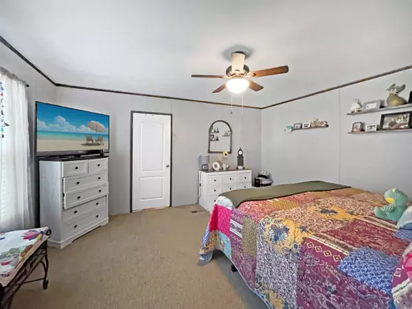 220 N Pamela Drive, Brookeland, TX 75931