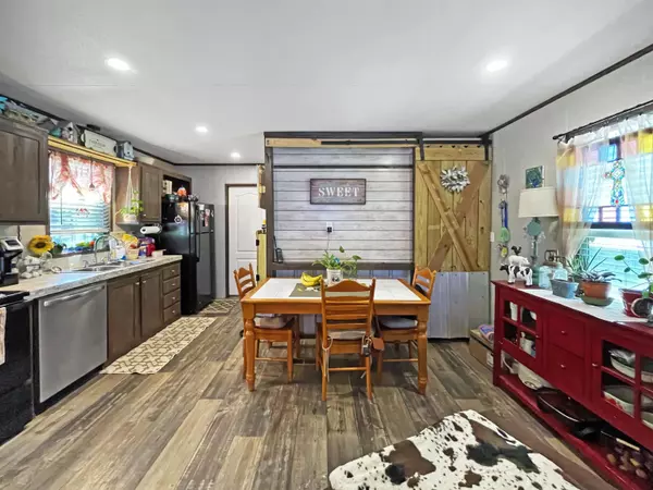 220 N Pamela Drive, Brookeland, TX 75931