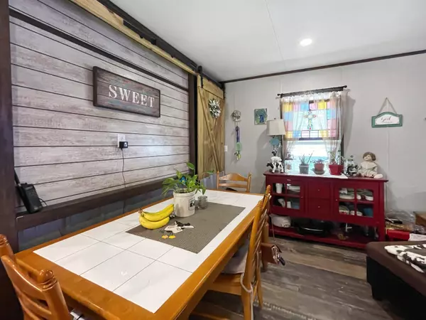 220 N Pamela Drive, Brookeland, TX 75931