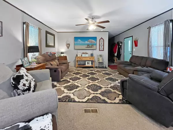 220 N Pamela Drive, Brookeland, TX 75931