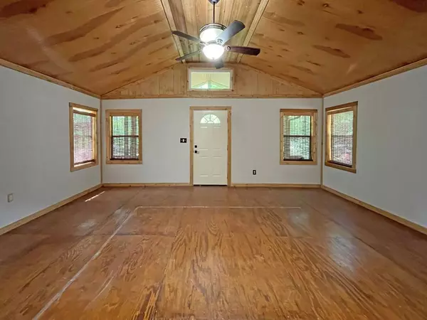 207 Arrowcrest Drive, Brookeland, TX 75931