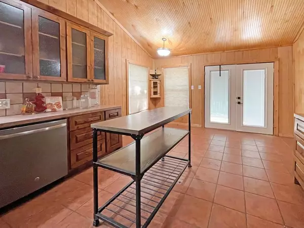 207 Arrowcrest Drive, Brookeland, TX 75931