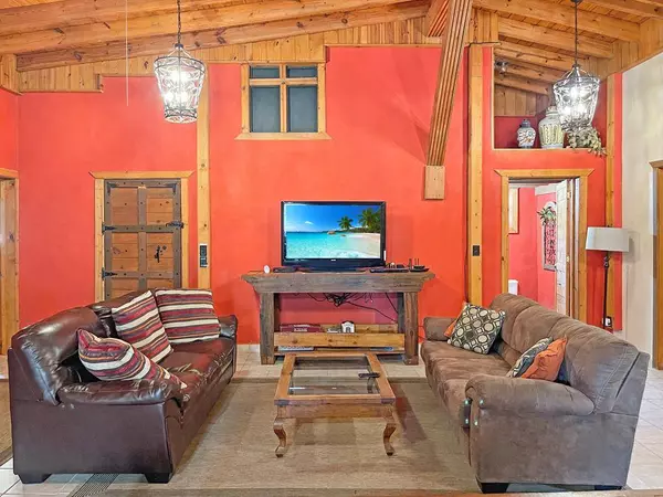 223 Oakhaven Drive, Brookeland, TX 75931