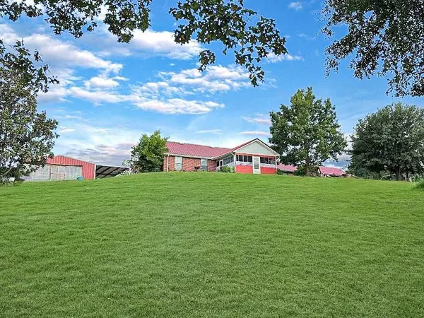 341 Red Wolf Lane, Brookeland, TX 75931