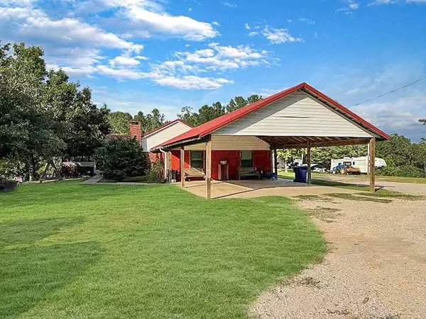 341 Red Wolf Lane, Brookeland, TX 75931