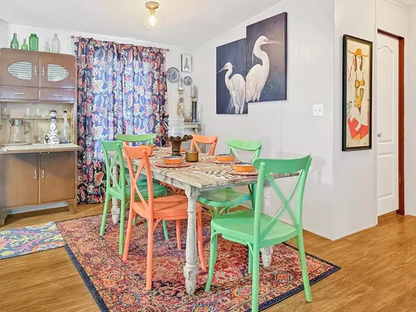 460 Pinemont Drive, Hemphill, TX 75948