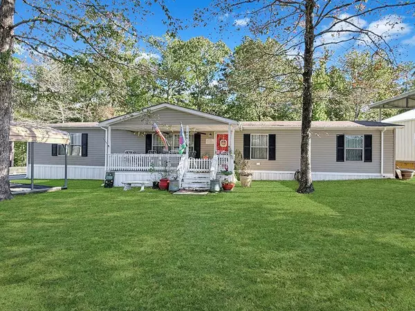 460 Pinemont Drive, Hemphill, TX 75948