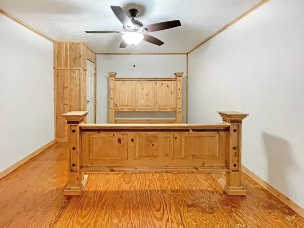 207 Arrowcrest Drive, Brookeland, TX 75931