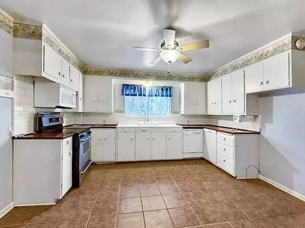 412 Neal Street, Jasper, TX 75951