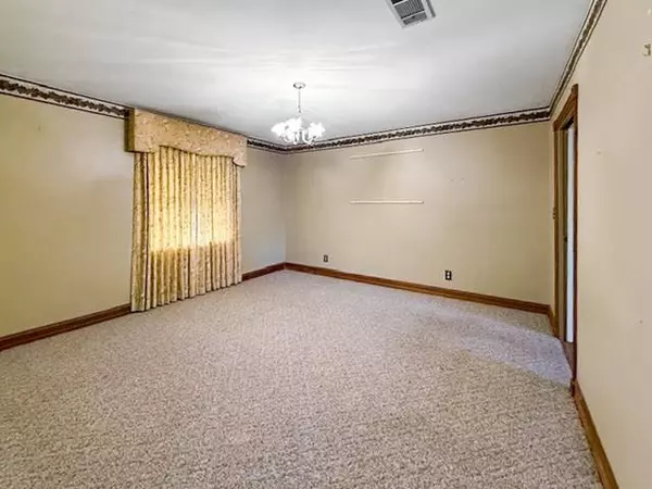 412 Neal Street, Jasper, TX 75951