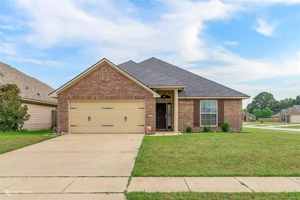 1701 Avondale Court, Bossier City, LA 71112
