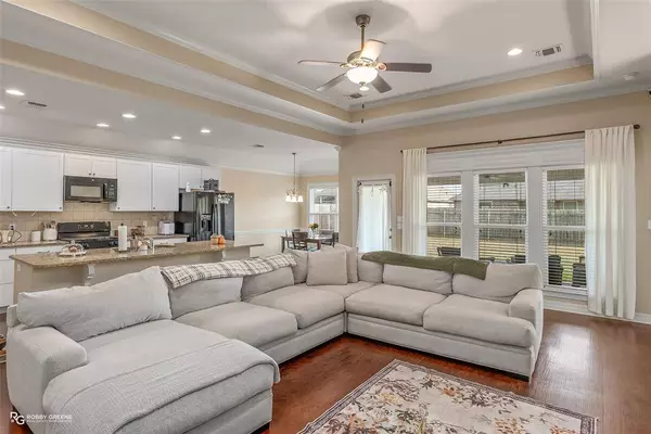 1701 Avondale Court, Bossier City, LA 71112