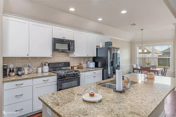 1701 Avondale Court, Bossier City, LA 71112