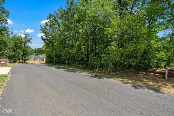 140 Oak Leaf Trail, Benton, LA 71006