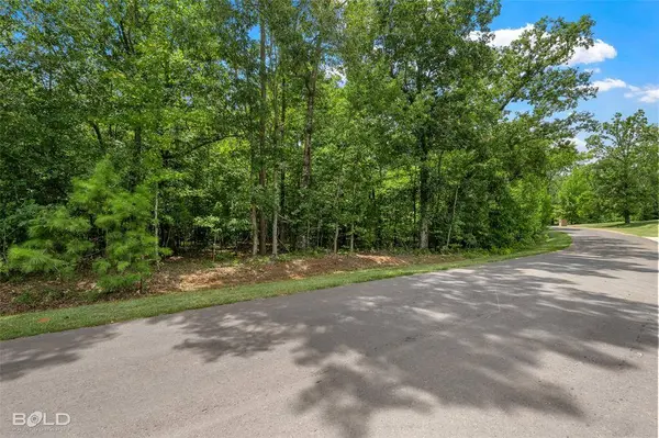 140 Oak Leaf Trail, Benton, LA 71006
