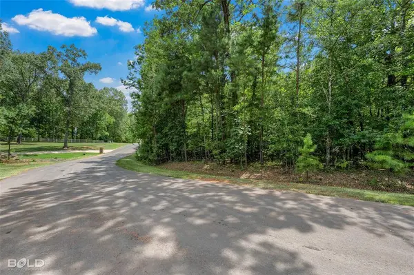 140 Oak Leaf Trail, Benton, LA 71006