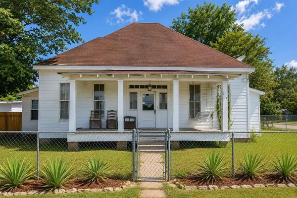 2116 Maple Street