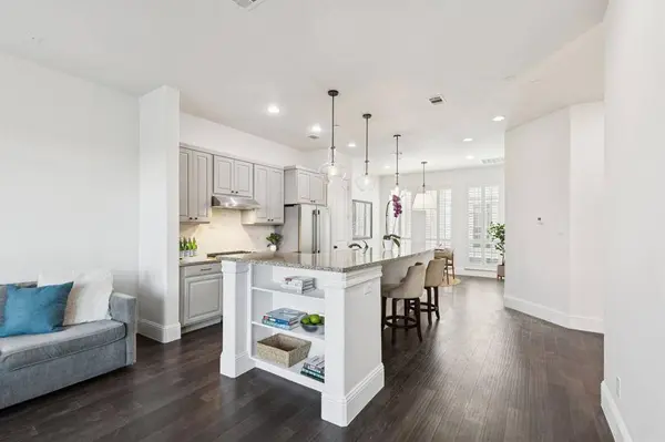 6807 Plaza Via, Irving, TX 75039