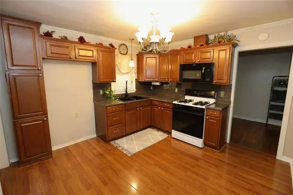 1005 Susan, Mansfield, LA 71052