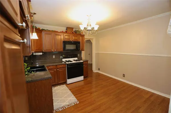 1005 Susan, Mansfield, LA 71052