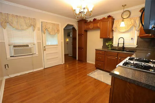 1005 Susan, Mansfield, LA 71052