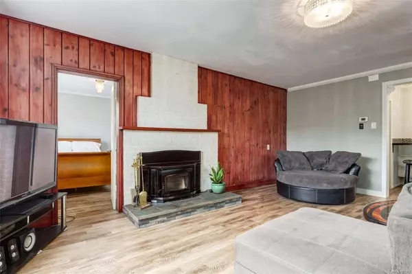 119 Pine St, Nanaimo, BC V9R 2B4