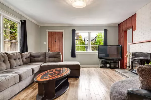 119 Pine St, Nanaimo, BC V9R 2B4