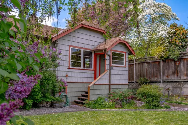 119 Pine St, Nanaimo, BC V9R 2B4