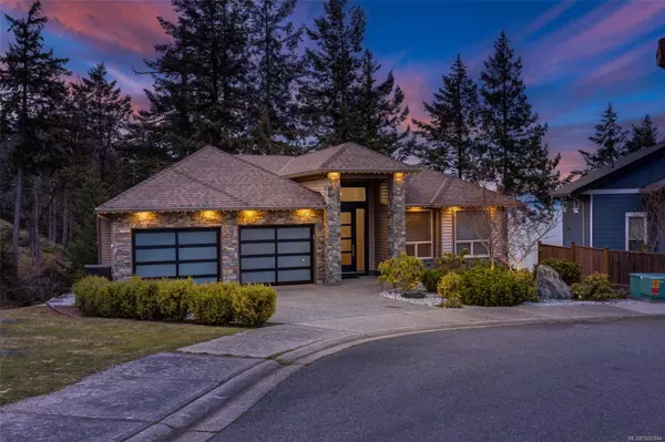 3768 Oak Crest Pl, Nanaimo, BC V9T 6H3