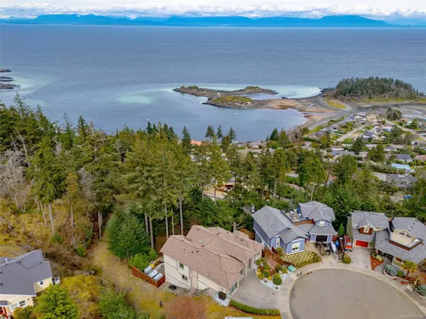 3768 Oak Crest Pl, Nanaimo, BC V9T 6H3