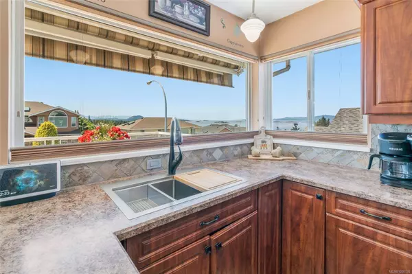 6312 Corfu Dr, Nanaimo, BC V9V 1N5