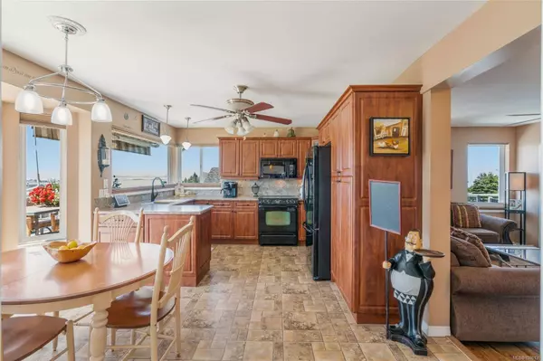 6312 Corfu Dr, Nanaimo, BC V9V 1N5